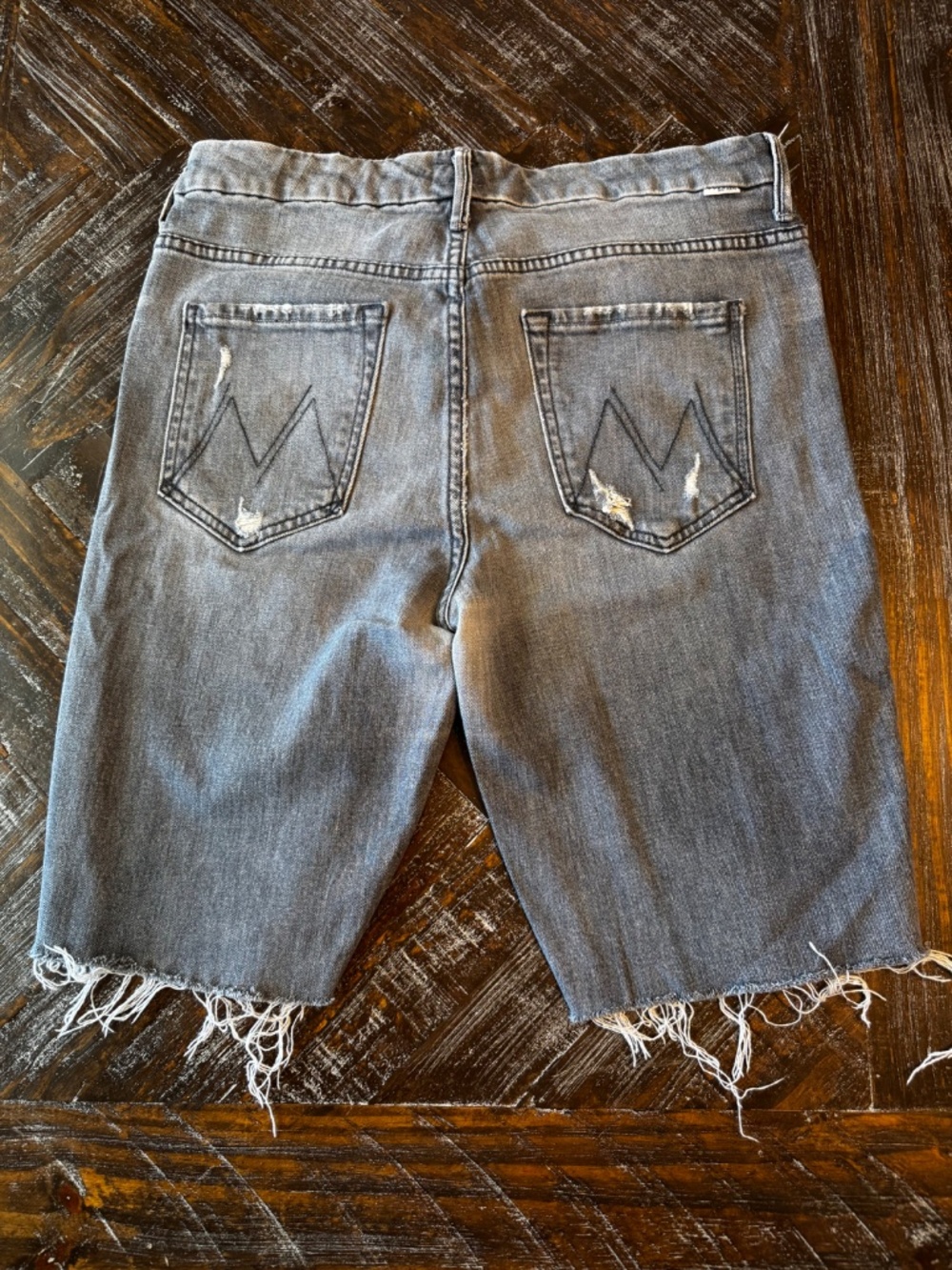 MOTHER High Waisted Looker Ankle Fray Denim Bermuda Shorts Gray Size 31 - Picture 6 of 9
